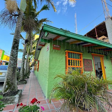 Casa Hostal Las Palmeras Guatape Ngoại thất bức ảnh