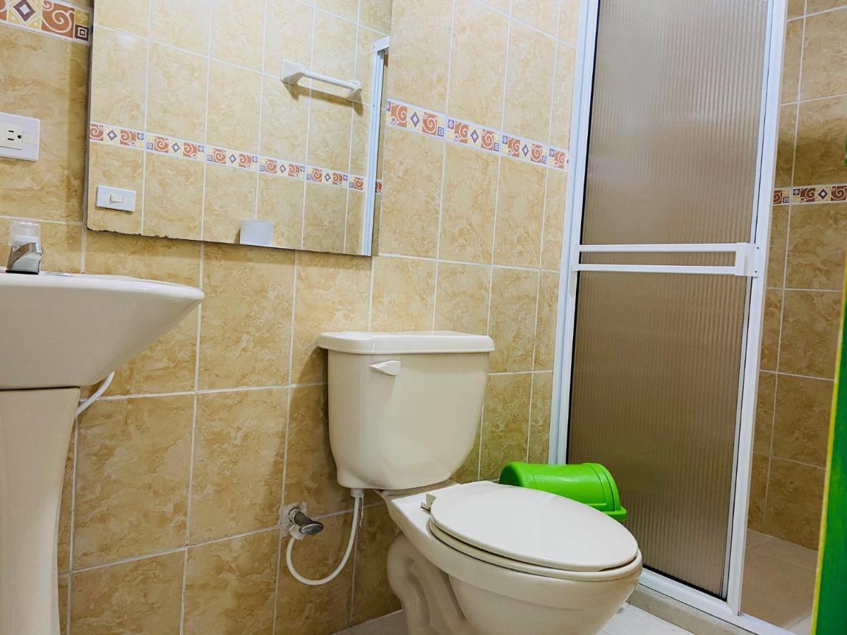 Casa Hostal Las Palmeras Guatape Ngoại thất bức ảnh