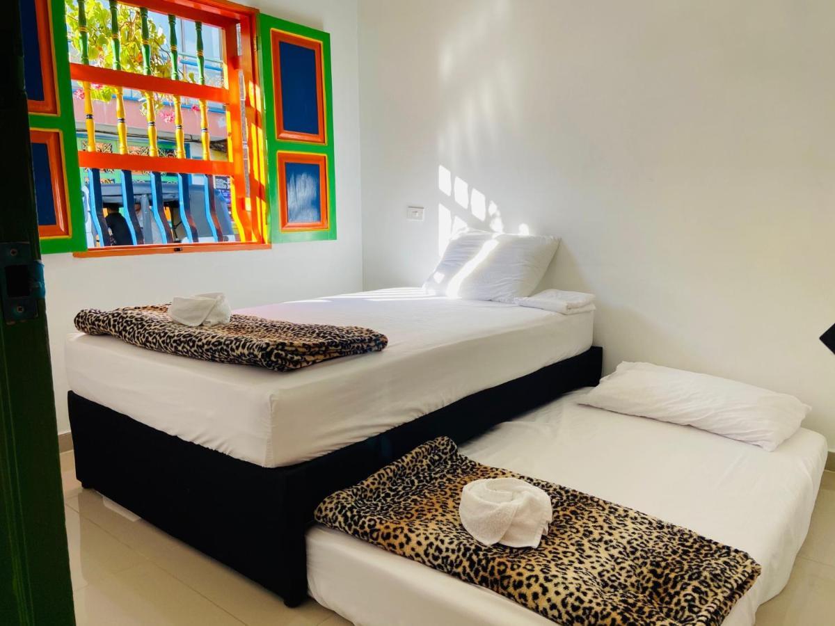 Casa Hostal Las Palmeras Guatape Ngoại thất bức ảnh